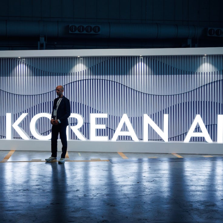 Korean Air to add premium economy on 11 Boeing 777s, plans lounge revamps at JFK, LAX